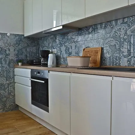 Anna With Parking Апартаменты *