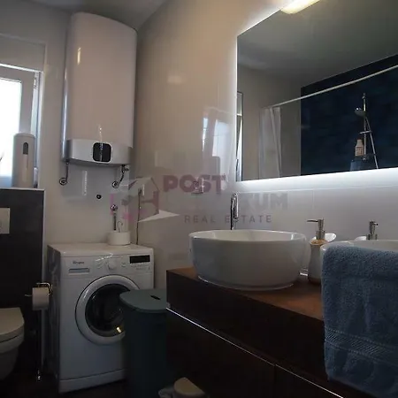 Anna With Parking Апартаменты